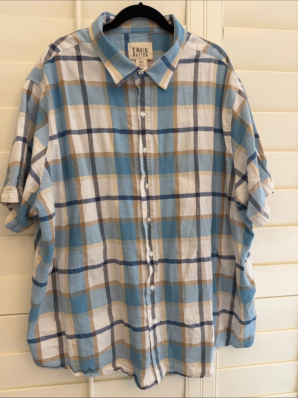 True Nation Men's Blue and Tan Plaid Short-Sleeve Button-Down Shirt